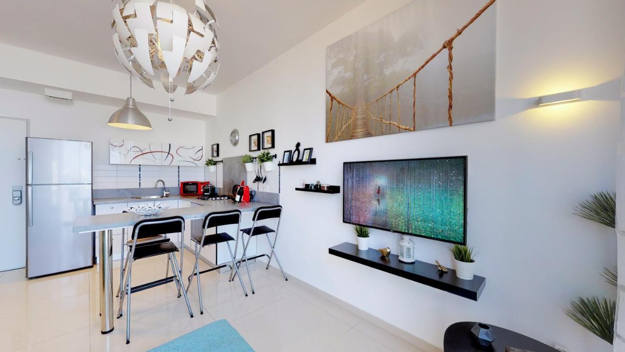 Stylish 1Br Flat For 4 Ppl In Allenby By Holyguest เทลอาวีฟ ภายนอก รูปภาพ
